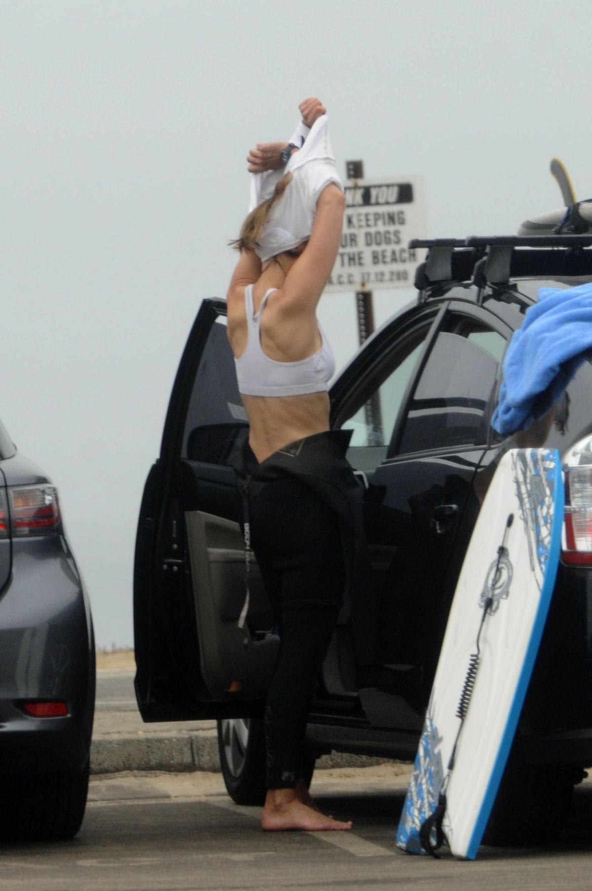 helen-hunt-exhibited-naked-ass-public-14 helen hunt exhibited naked ass public 14