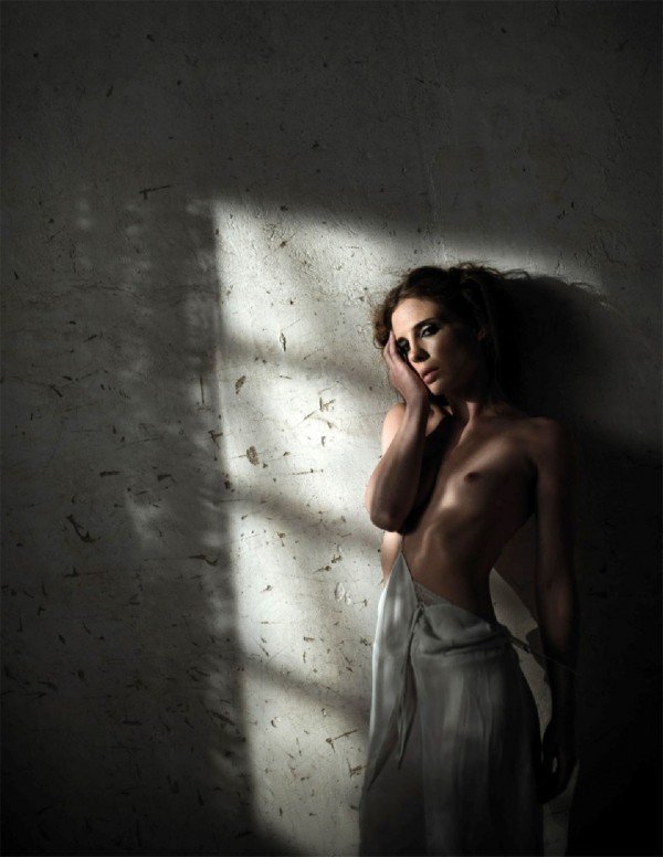 Iris-Reimer-Naked-05