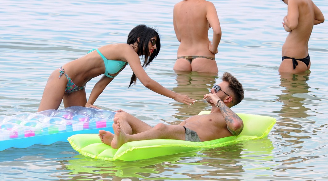 jasmin-walia-bikini-33 Jasmin-Walia-Bikini-33