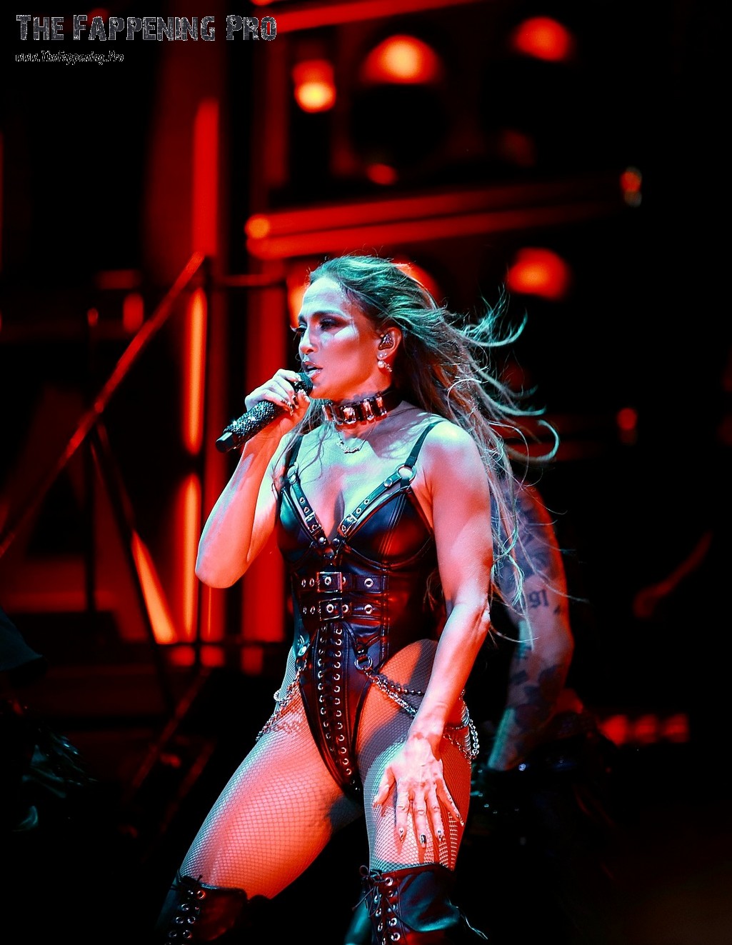 jennifer-lopez-topless-thefappening-cfd-3 Jennifer Lopez Sexy On Stage