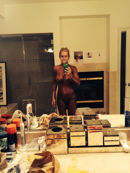 jenny-mccarthy-naked-04 Jenny-McCarthy-Naked-04