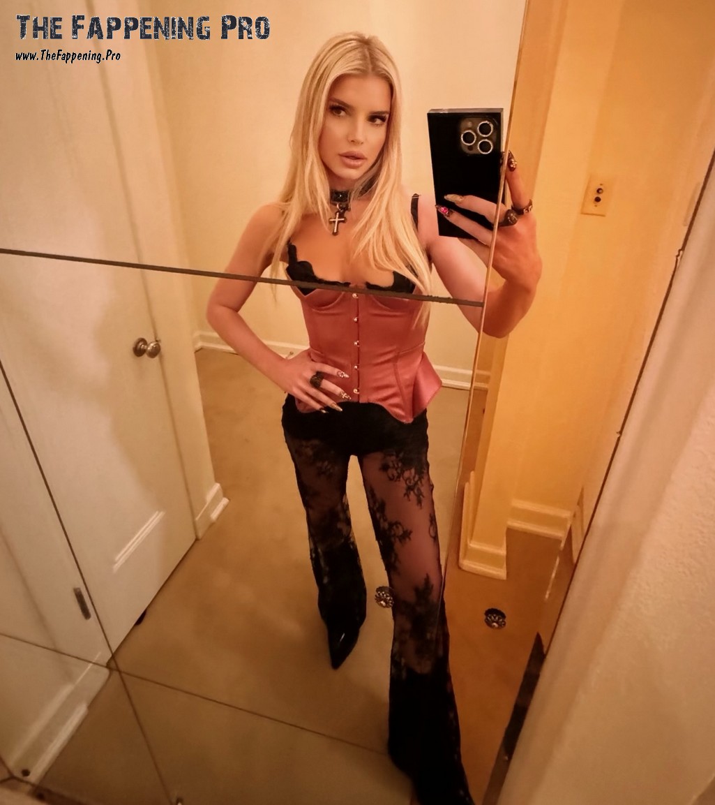 jessica-simpson-sexy-thefappening-cfd-2 Jessica Simpson Selfie