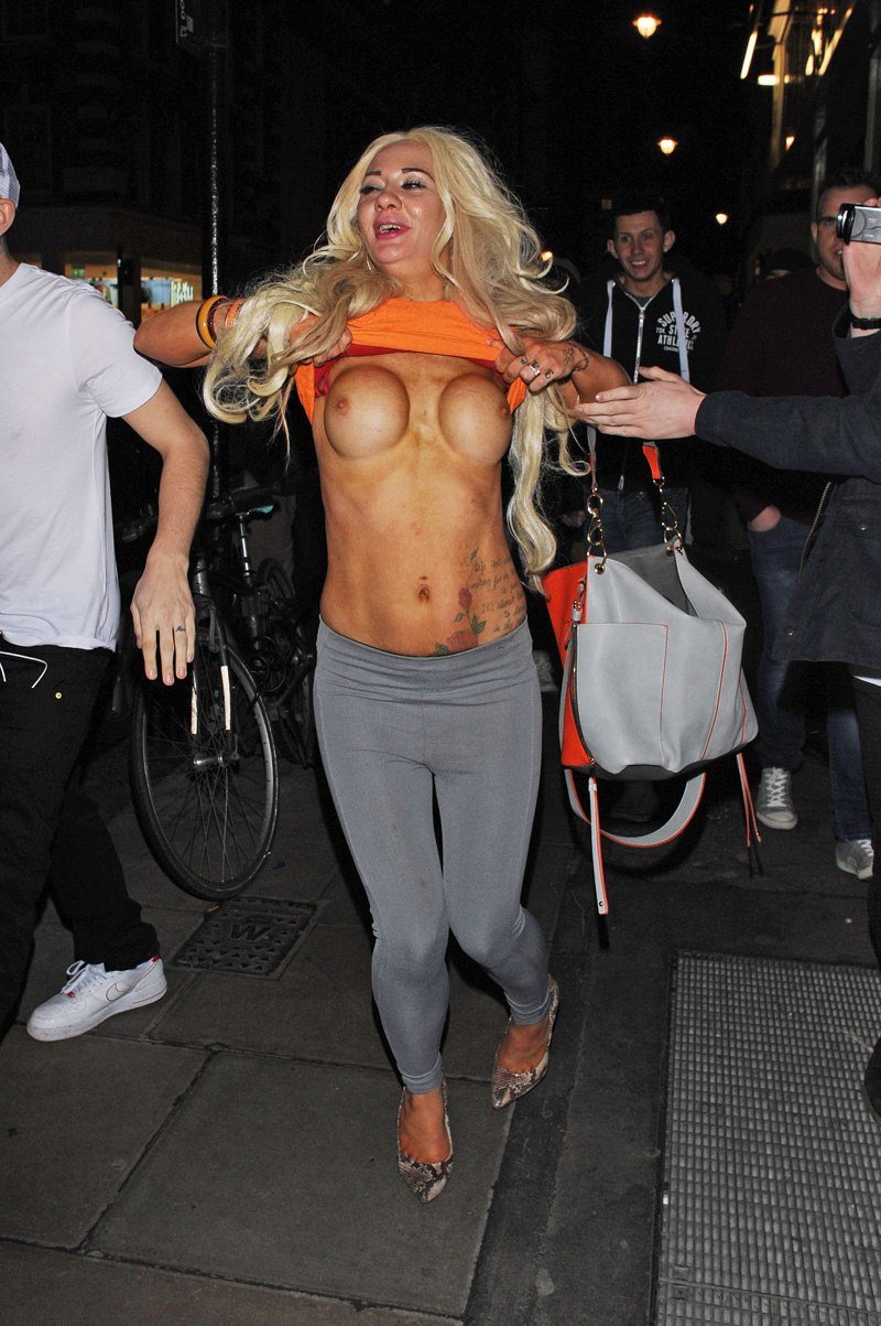 josie-cunningham-topless-02-1 Josie-Cunningham-Topless-02