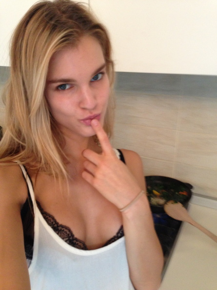 Joy-Corrigan-Naked-05