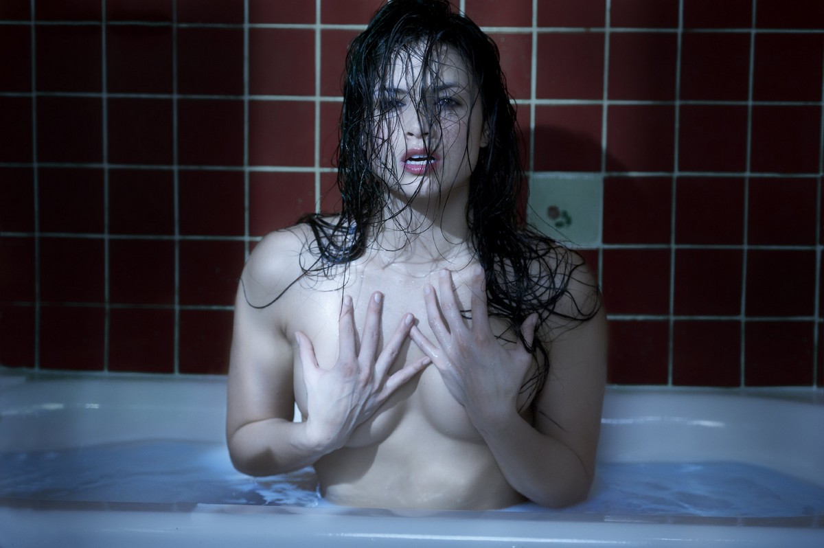 katrina-law-nude-8-1 Katrina-Law-Nude-8