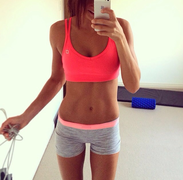 Kayla-Itsines-Sexy-12