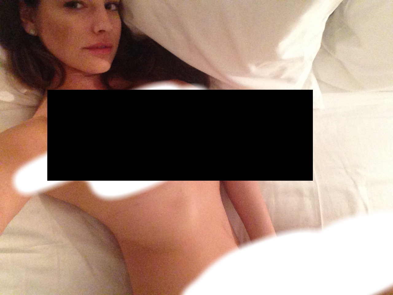kelly-brook-naked-01 Kelly-Brook-Naked-01