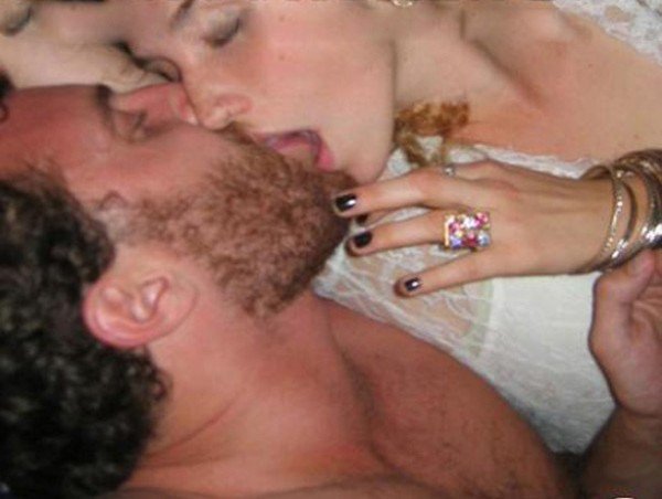 kesha-naked-03 Kesha-Naked-03