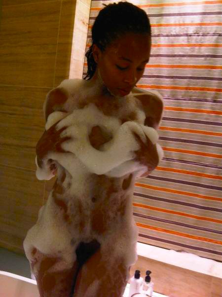 khanyi-mbau-naked-04 Khanyi-Mbau-Naked-04