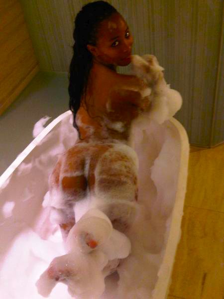 khanyi-mbau-naked-05 Khanyi-Mbau-Naked-05