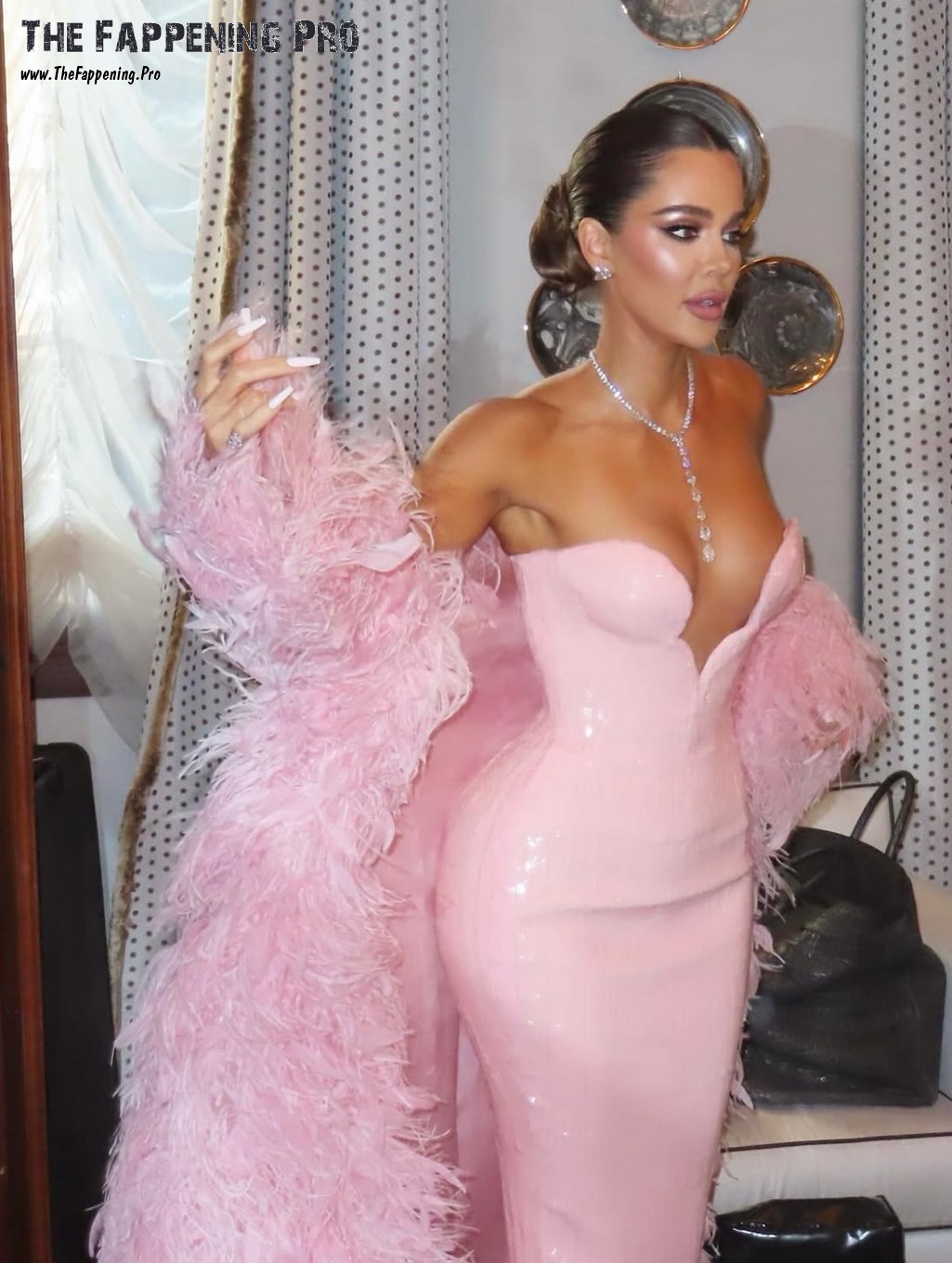 khloe-kardashian-sexy-thefappening-cfd-1 Khloe Kardashian Sexy