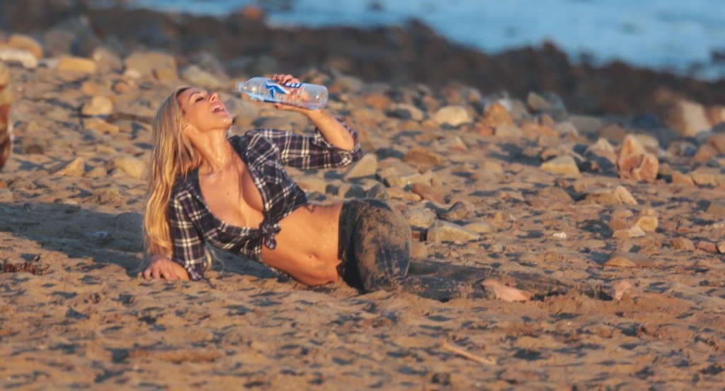 kindly-myers-topless-20 Kindly-Myers-Topless-20