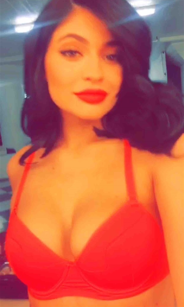 kylie-jenner-sexy-1_01 Kylie-Jenner-Sexy-1_01