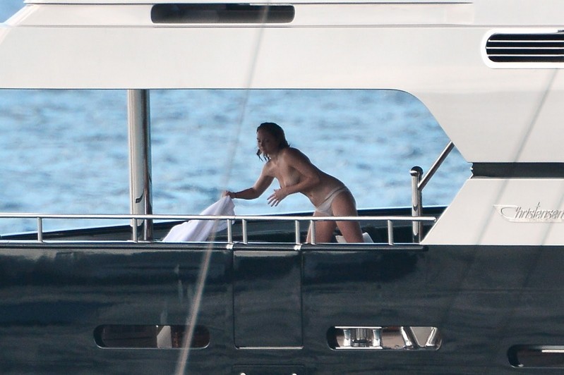 lily-cole-nude-19 Topless Lily Cole Paparazzi