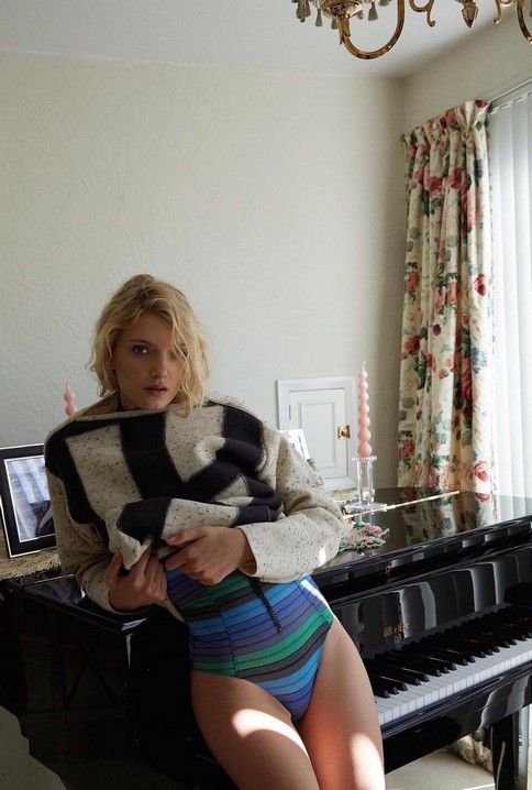 lily-donaldson-sexy-topless-9 Lily-Donaldson-Sexy-Topless-9