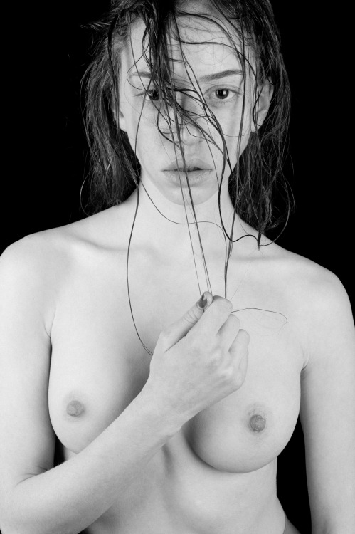 lily-newmark-naked-4 Nude Lily Newmark Topless