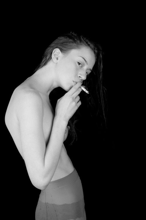 lily-newmark-naked-6 Nude Lily Newmark Topless
