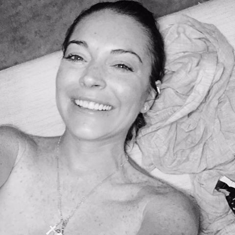 lindsay-lohan-topless-sexy-12 Lindsay Lohan Selfie Tits