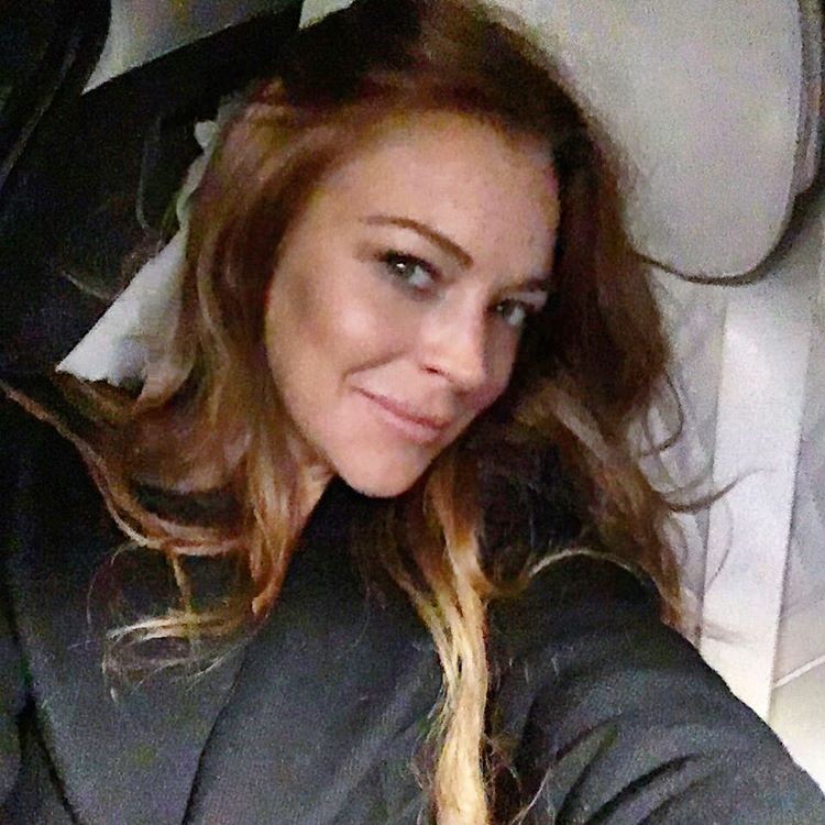 lindsay-lohan-topless-sexy-13 Lindsay-Lohan-Topless-Sexy-13