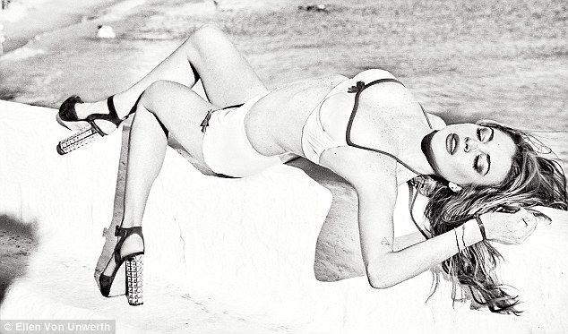 lindsay-lohan-topless-sexy-49 Lindsay-Lohan-Topless-Sexy-49