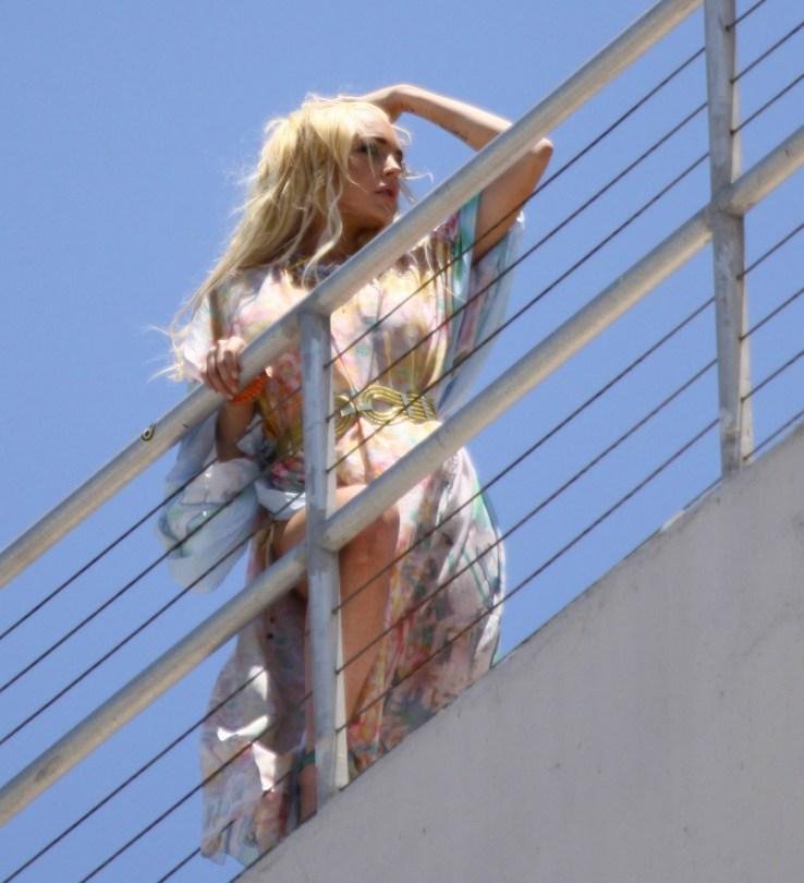 lindsay-lohan-upskirt-012 Lindsay-Lohan-upskirt-012