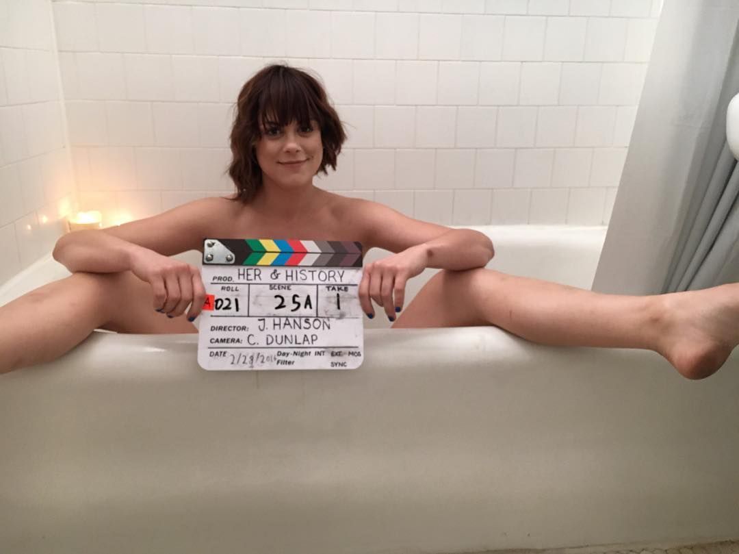 lindsey-shaw-nude Lindsey Shaw Topless