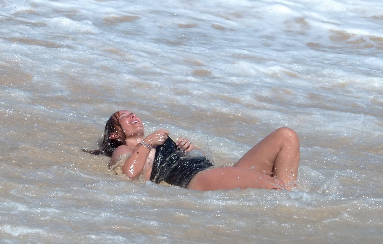 louise-redknapp-topless-03 Louise Redknapp Nude
