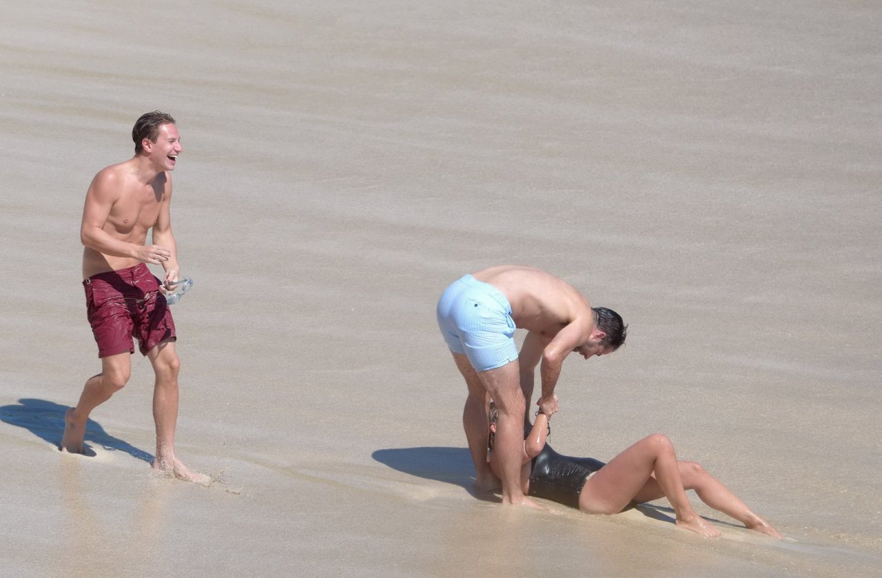 louise-redknapp-topless-09 Louise-Redknapp-Topless-09