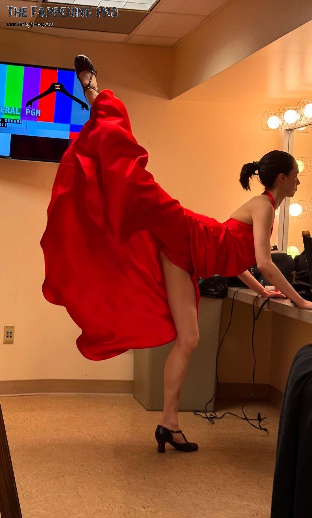 margaret-qualley-sexy-thefappening-cfd-14 Margaret Qualley BTS