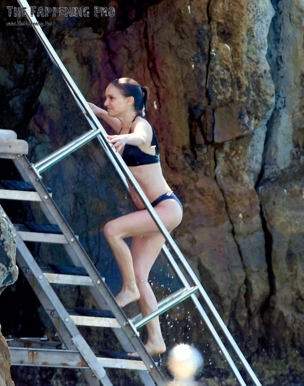 natalie-portman-sexy-thefappening-cfd-2-1 Natalie Portman Sexy