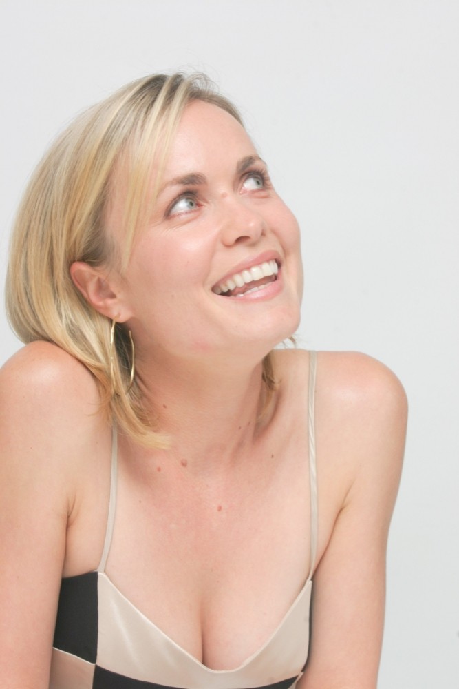radha-mitchel-sexy-4 Radha Mitchell Hot Sexy