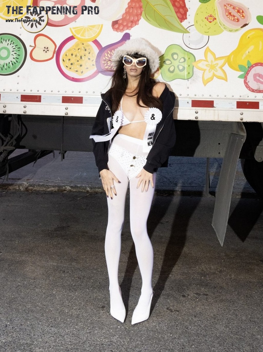 rebecca-black-sexy-thefappening-cfd-2 Rebecca Black Leggy
