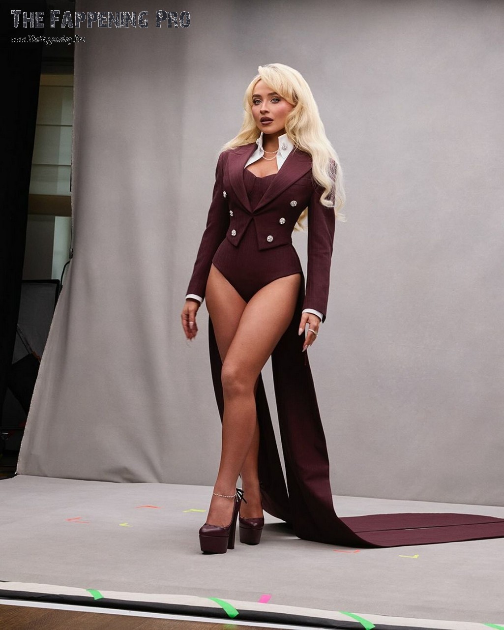sabrina-carpenter-sexy-thefappening-cfd-4-1 Sabrina Carpenter Sexy For Louis Vuitton Met Gala Portraits
