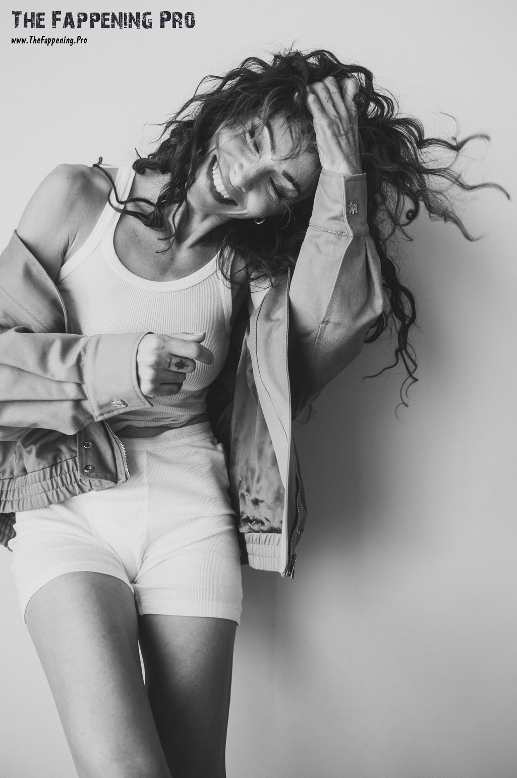 sarah-shahi-sexy-thefappening-cfd-5 Sarah Shahi Cameltoe