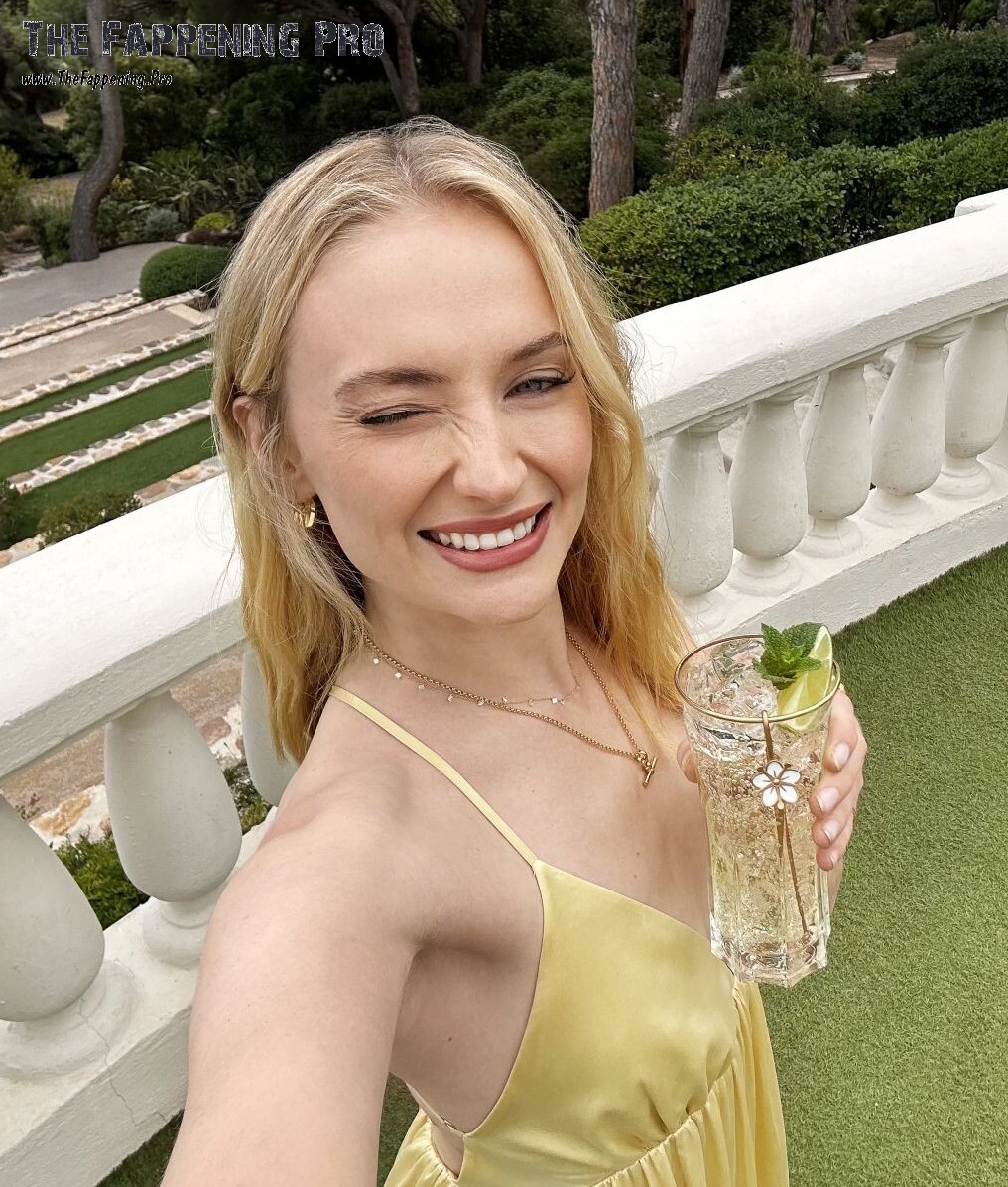 sophie-turner-sexy-lara-croft-thefappening-cfd-4 Sophie Turner Hot