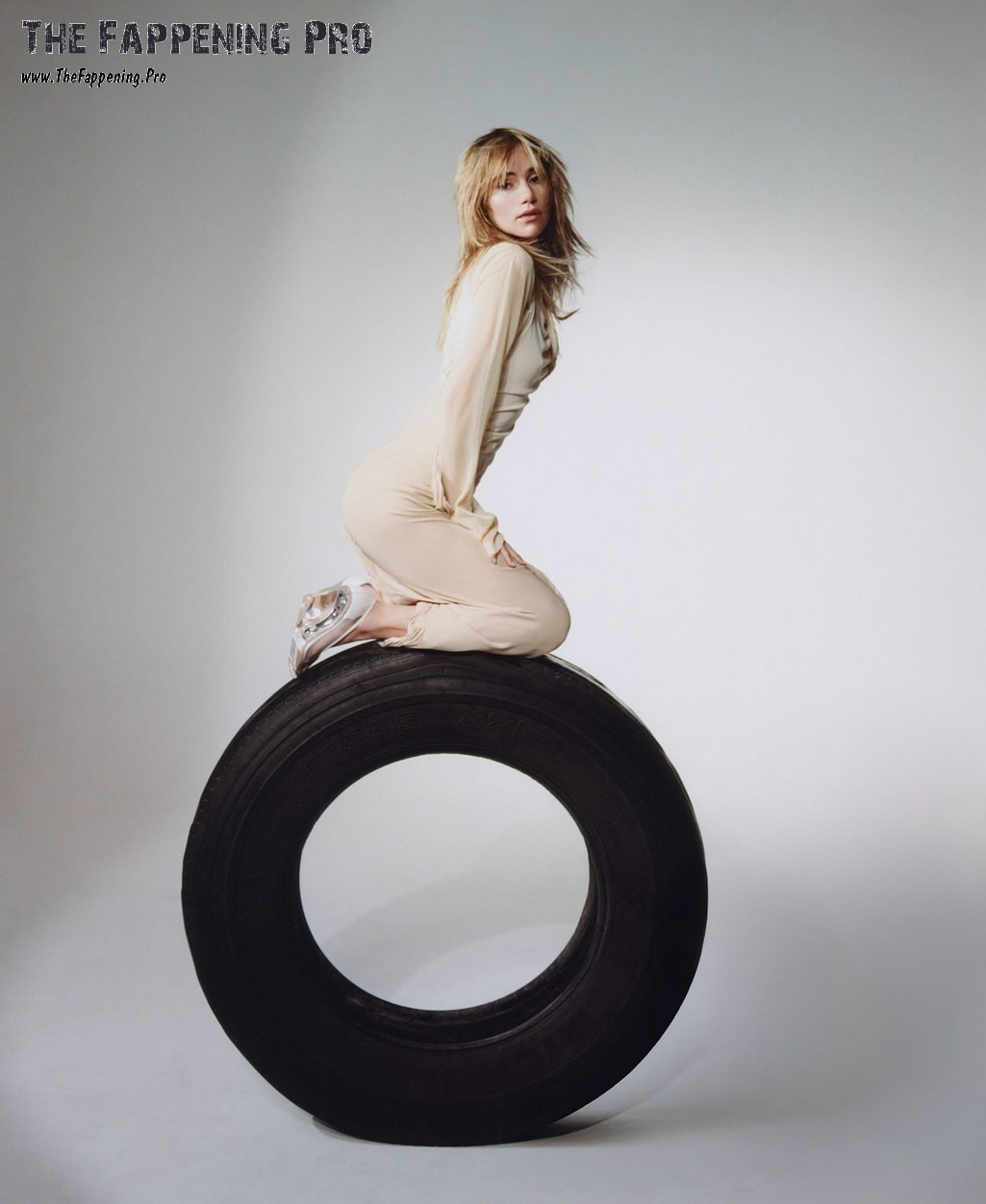suki-waterhouse-sexy-thefappening-cfd-2 Suki Waterhouse