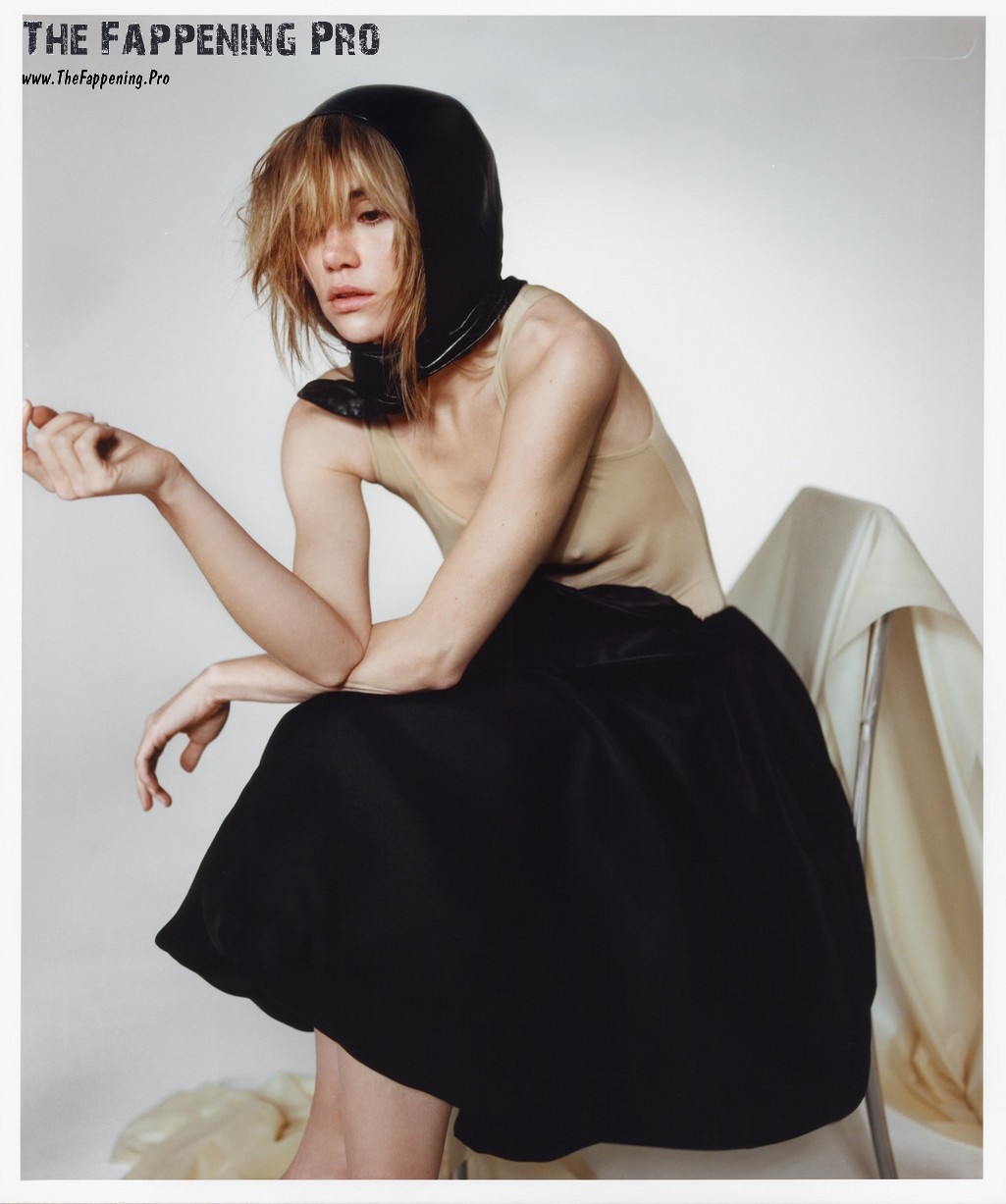suki-waterhouse-sexy-thefappening-cfd-8 Suki Waterhouse Tits Pokies