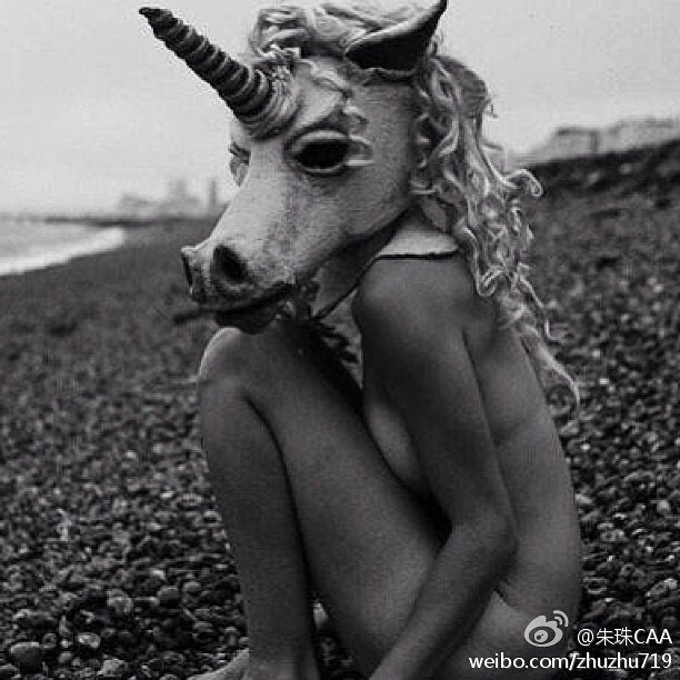 Zhu-Zhu-Topless-2