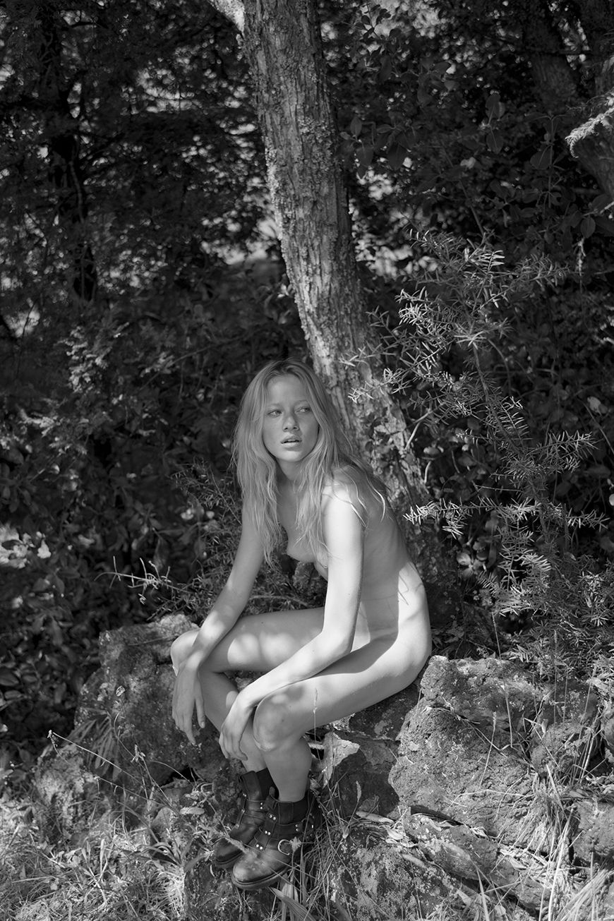 Zippora-Seven-Nude-5