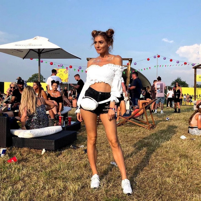 georgie clarke shameless in public thefappening pro 2