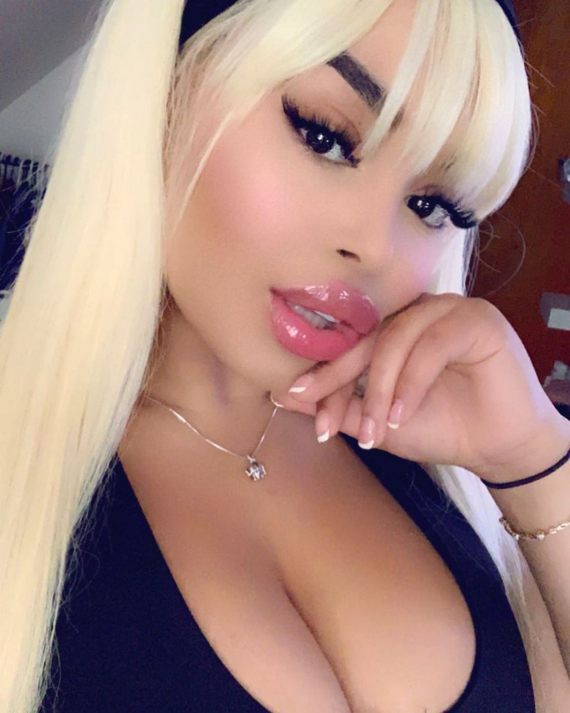 Giselle Lynette Hot Selfie