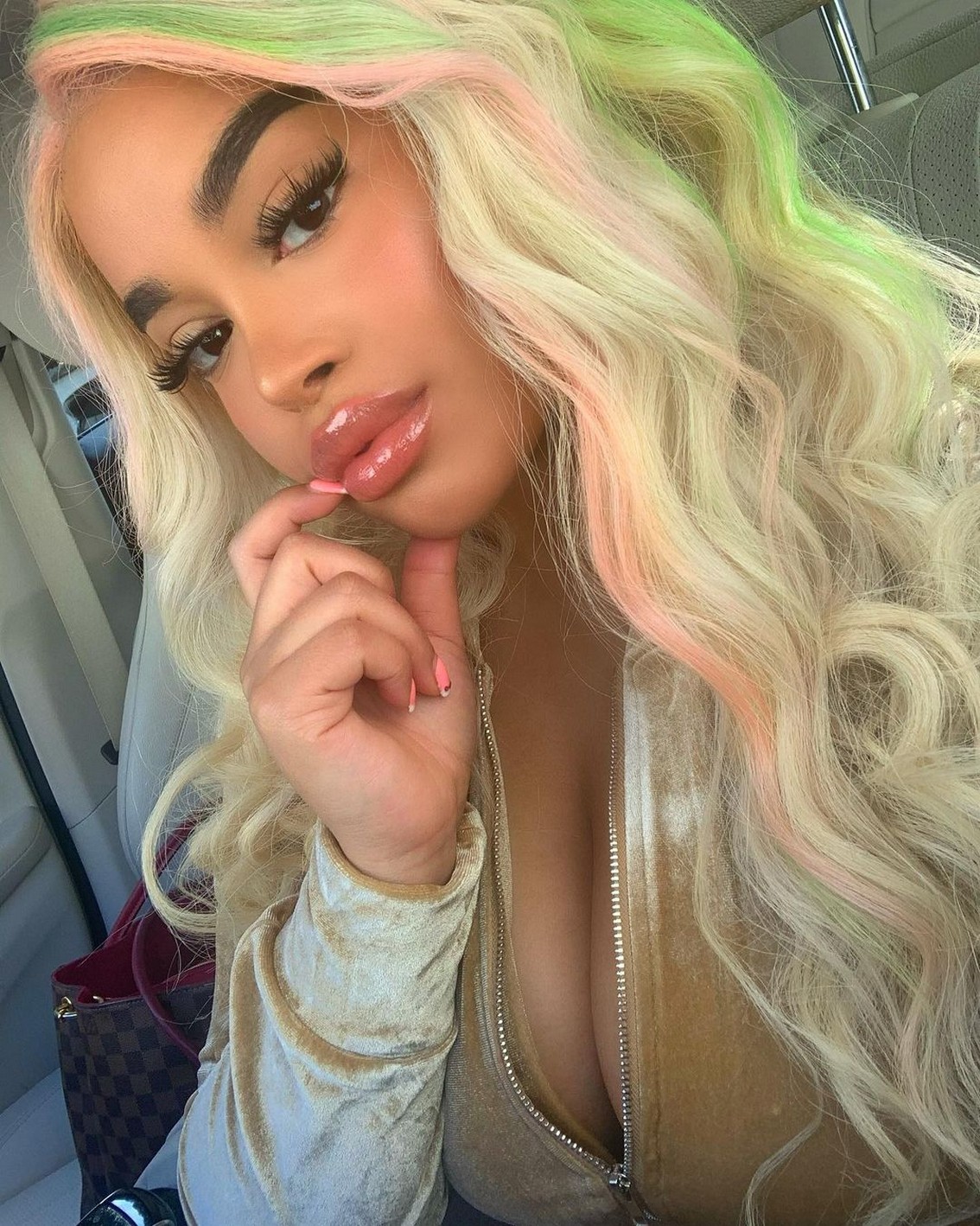 Giselle Lynette Selfie