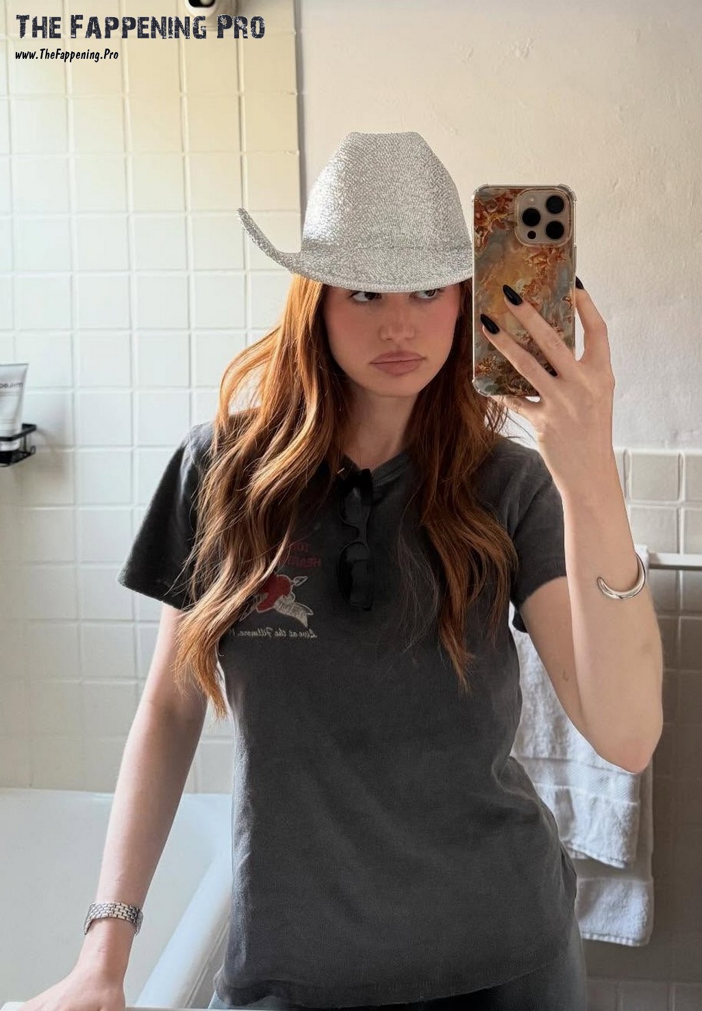 madelaine-petsch-sexy-thefappening-cfd-2 Madelaine Petsch Selfie